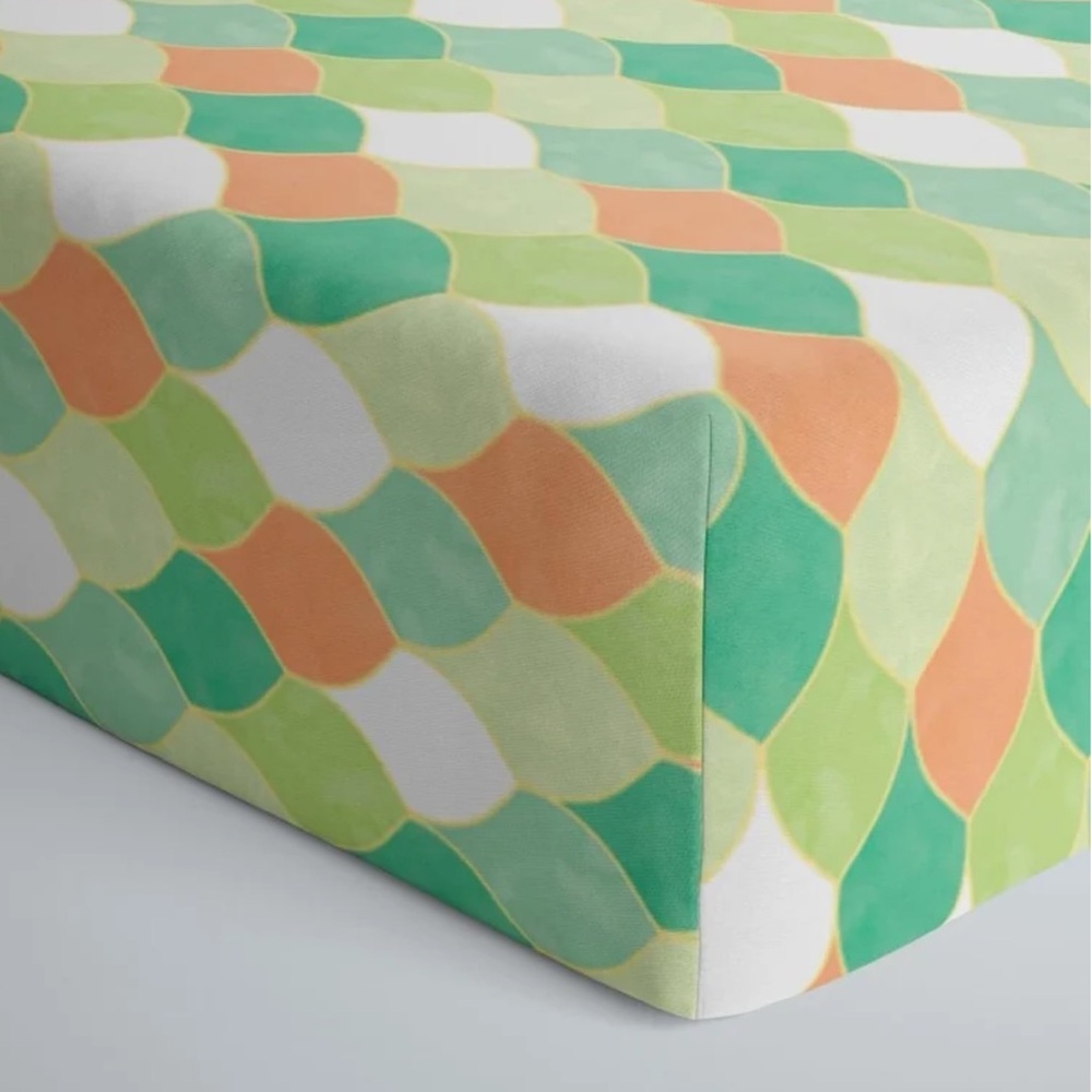 LITTLE SLEEPIES dragon scales crib sheet